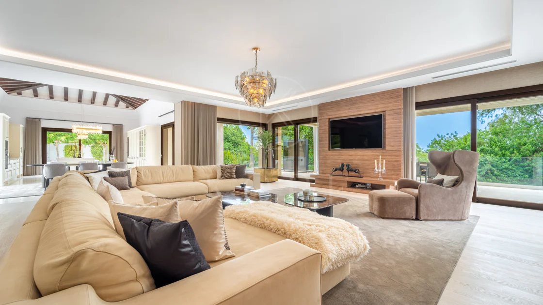 Villa Maria - An Extraordinary Frontline Golf Estate