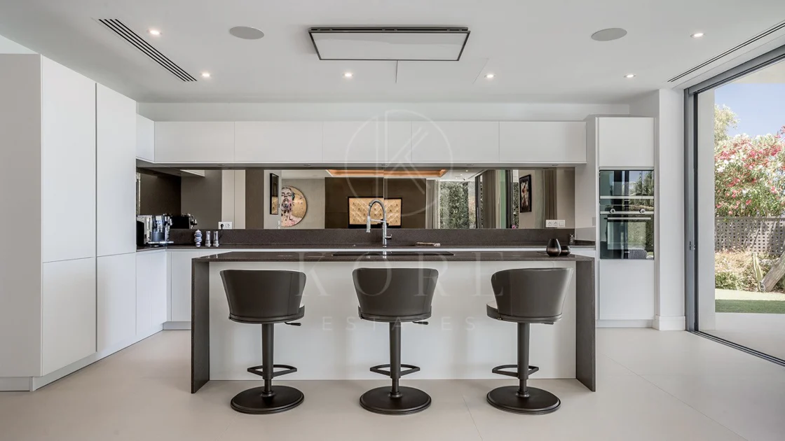 Villa for sale in Marbella Golden Mile