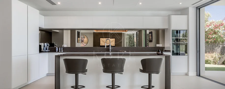 Villa for sale in Marbella Golden Mile