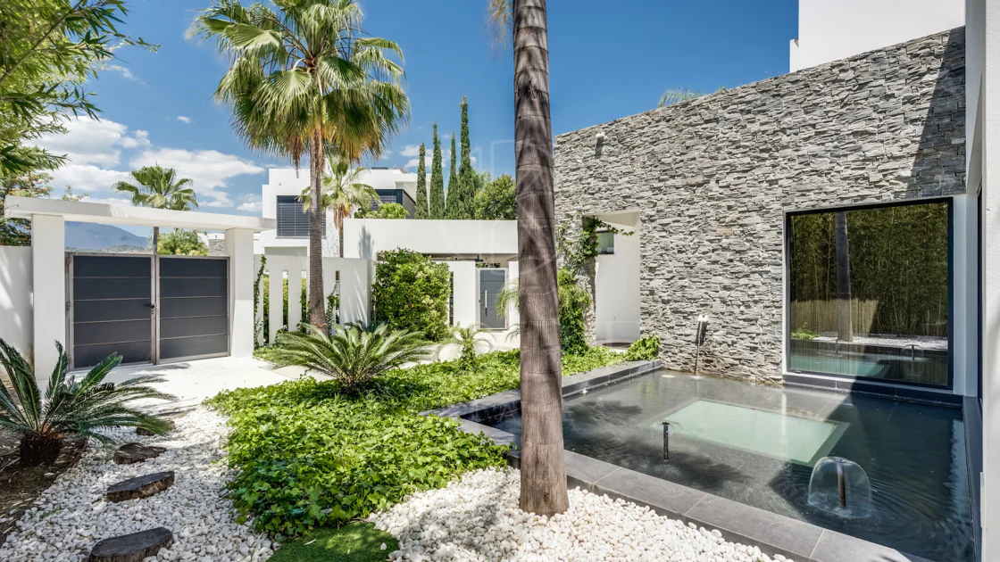 Villa for sale in Marbella Golden Mile