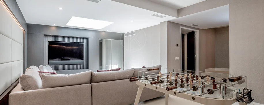 Villa for sale in Marbella Golden Mile
