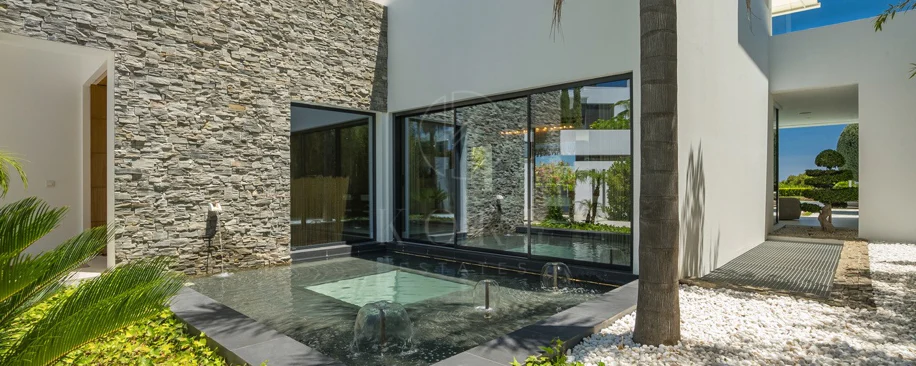 Villa for sale in Marbella Golden Mile