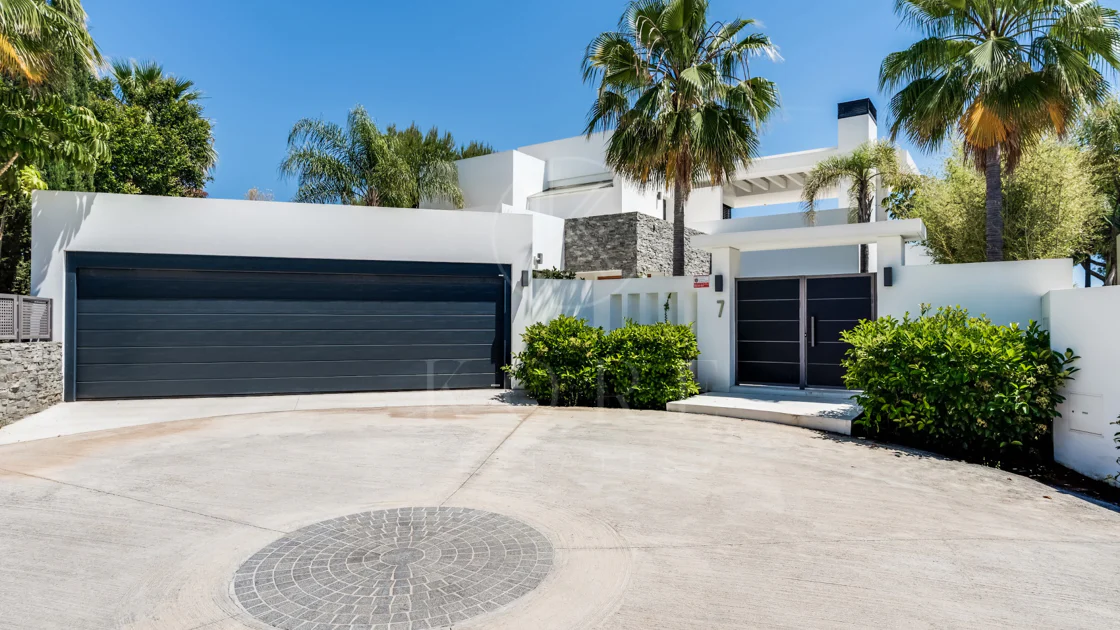 Villa for sale in Marbella Golden Mile