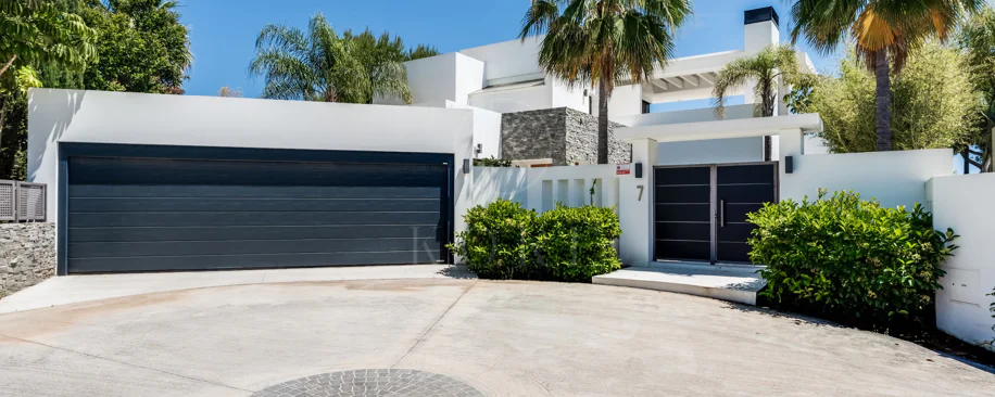 Villa for sale in Marbella Golden Mile