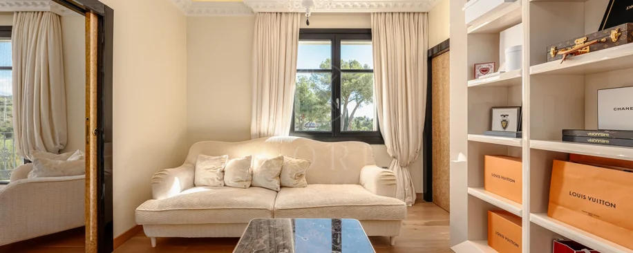 Villa for sale in Hacienda las Chapas, Marbella East