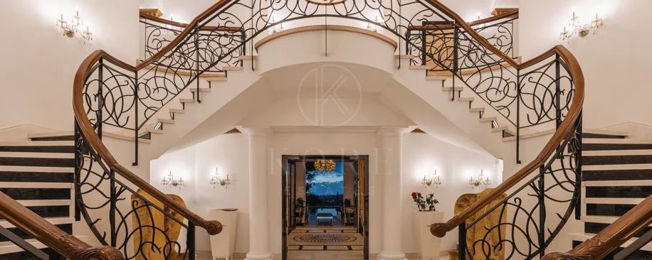 Villa for sale in Hacienda las Chapas, Marbella East