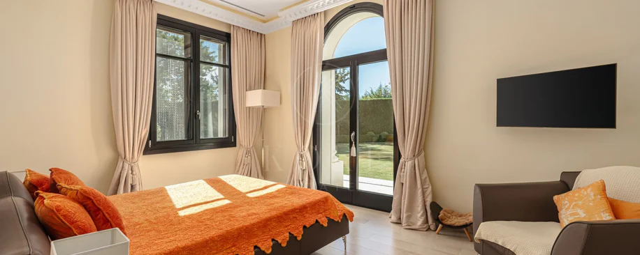 Villa for sale in Hacienda las Chapas, Marbella East