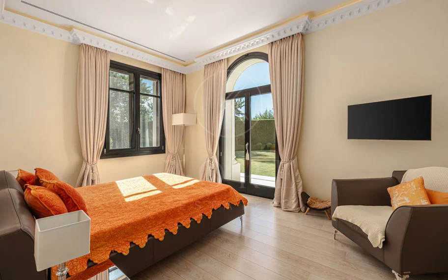 Villa en venta en Hacienda las Chapas, Marbella Este