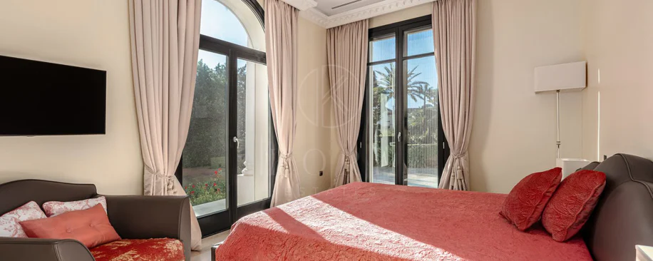 Villa for sale in Hacienda las Chapas, Marbella East