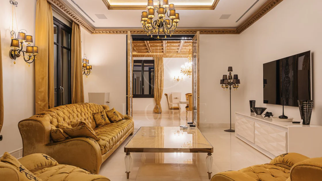 Villa for sale in Hacienda las Chapas, Marbella East