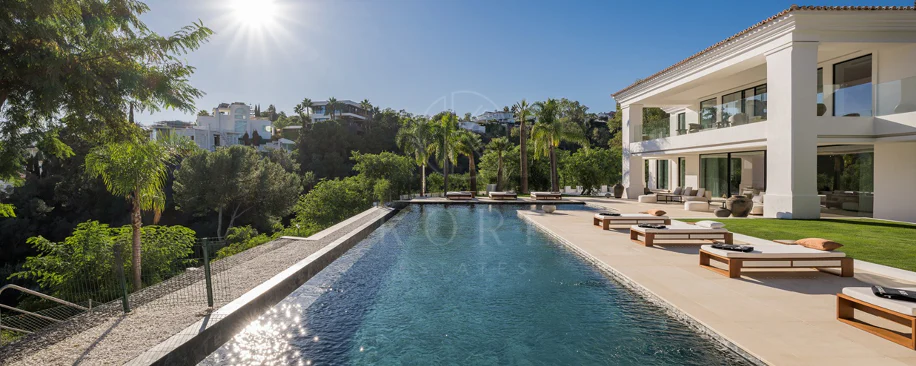 Villa for sale in La Quinta, Benahavis