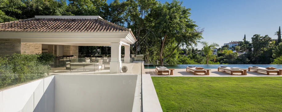 Villa for sale in La Quinta, Benahavis