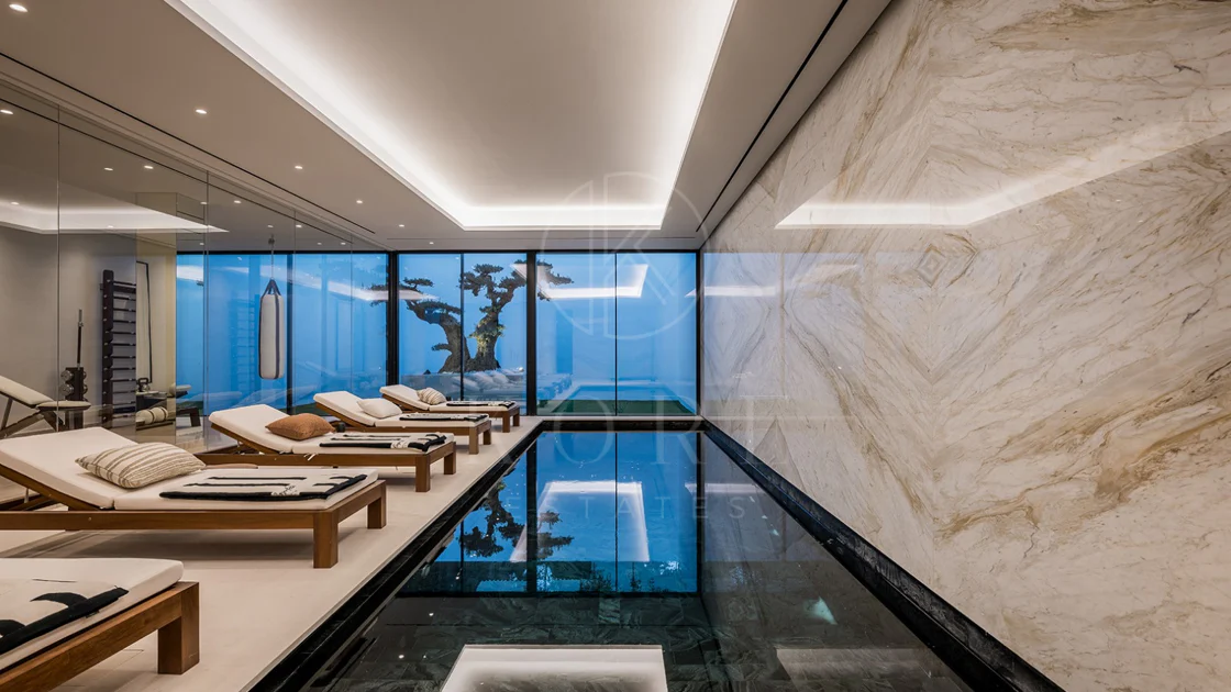 Villa for sale in La Quinta, Benahavis