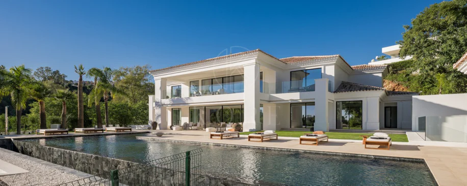 Villa for sale in La Quinta, Benahavis