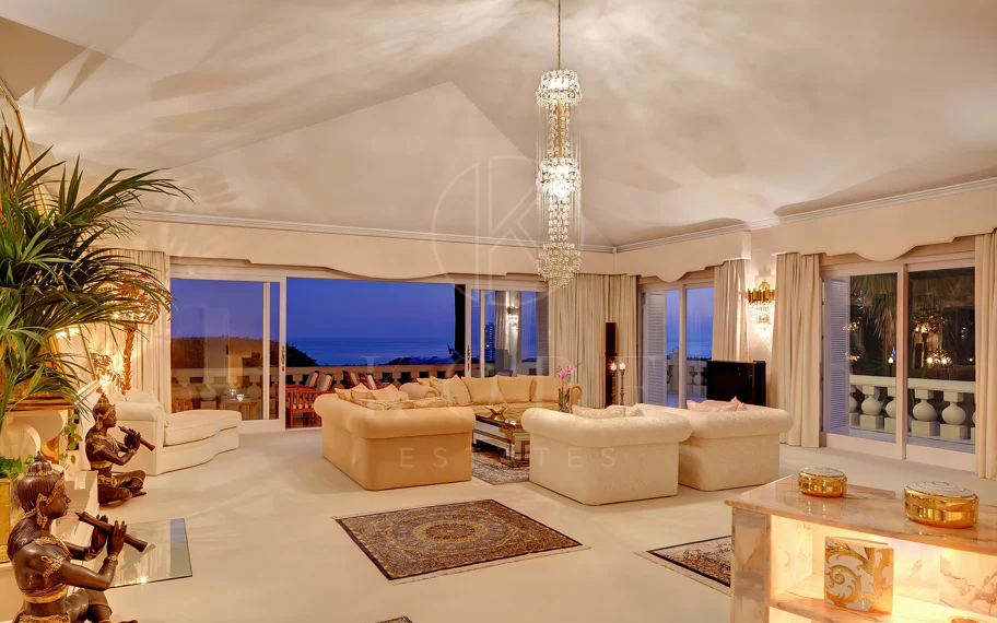 Villa en venta en Rio Real Golf, Marbella Este