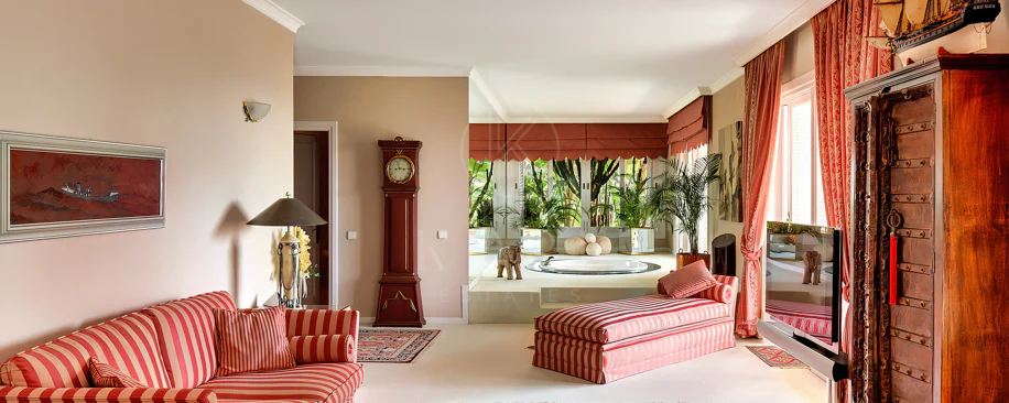 Villa for sale in Rio Real Golf, Marbella East