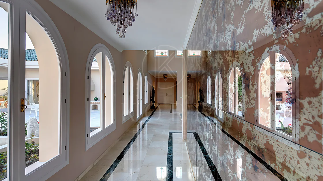 Villa for sale in Rio Real Golf, Marbella East