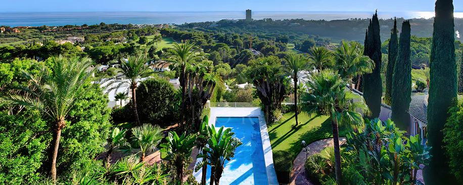 Villa for sale in Rio Real Golf, Marbella East
