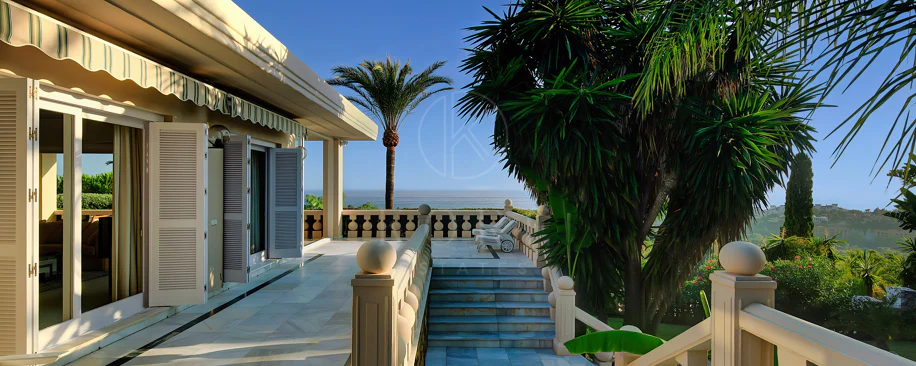 Villa for sale in Rio Real Golf, Marbella East