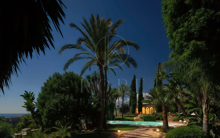 Villa en venta en Rio Real Golf, Marbella Este