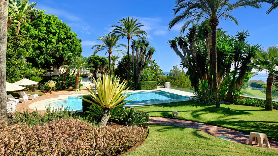 Villa for sale in Rio Real Golf, Marbella East