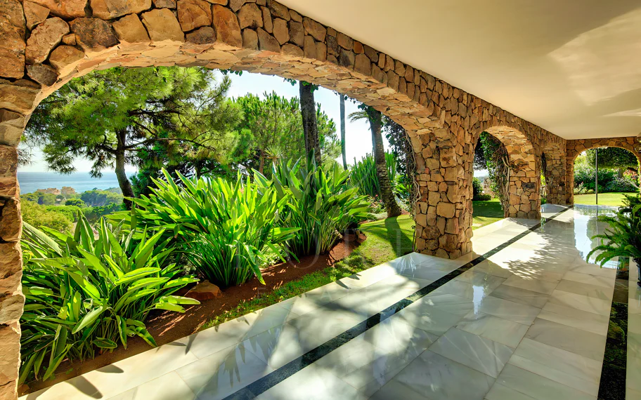 Villa en venta en Rio Real Golf, Marbella Este