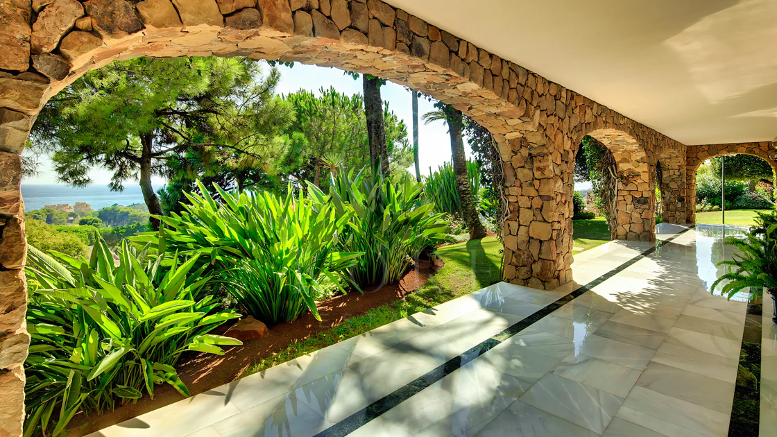 Villa for sale in Rio Real Golf, Marbella East