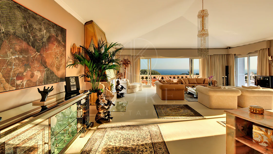 Villa for sale in Rio Real Golf, Marbella East