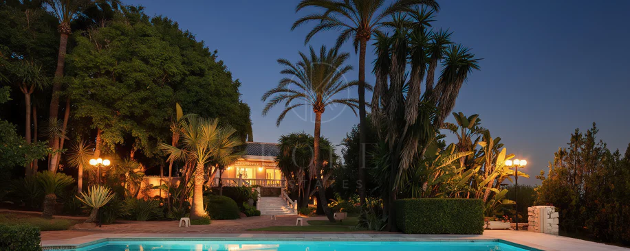 Villa for sale in Rio Real Golf, Marbella East