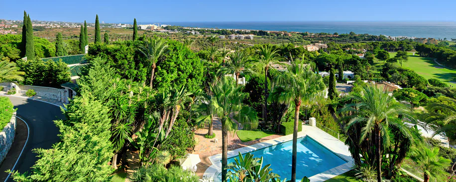 Villa for sale in Rio Real Golf, Marbella East