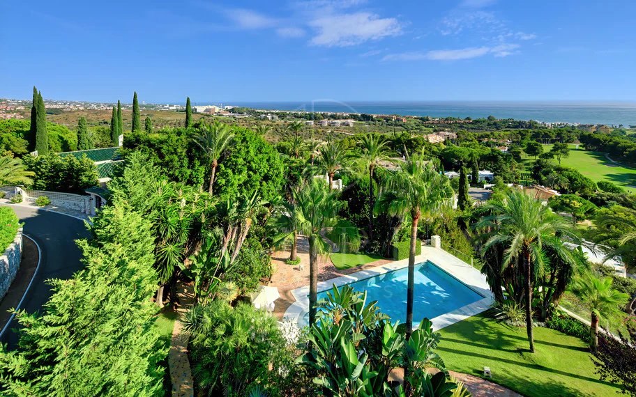 Villa en venta en Rio Real Golf, Marbella Este