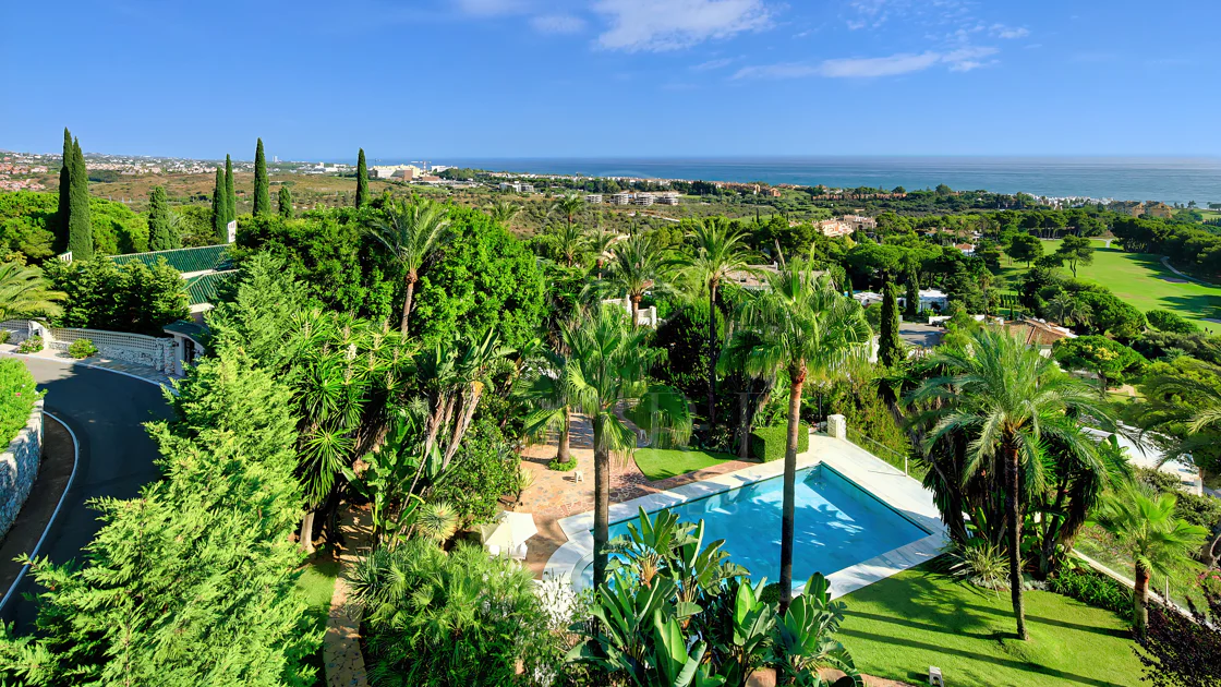 Villa for sale in Rio Real Golf, Marbella East