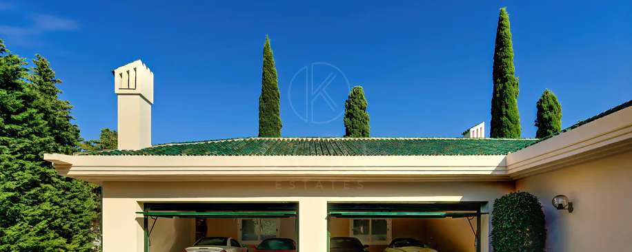 Villa for sale in Rio Real Golf, Marbella East