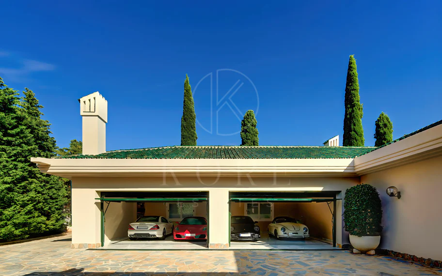 Villa en venta en Rio Real Golf, Marbella Este
