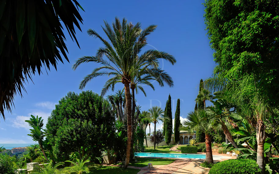 Villa en venta en Rio Real Golf, Marbella Este