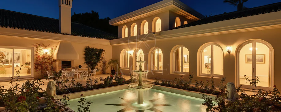 Villa for sale in Rio Real Golf, Marbella East