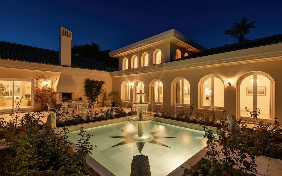 Villa en venta en Rio Real Golf, Marbella Este