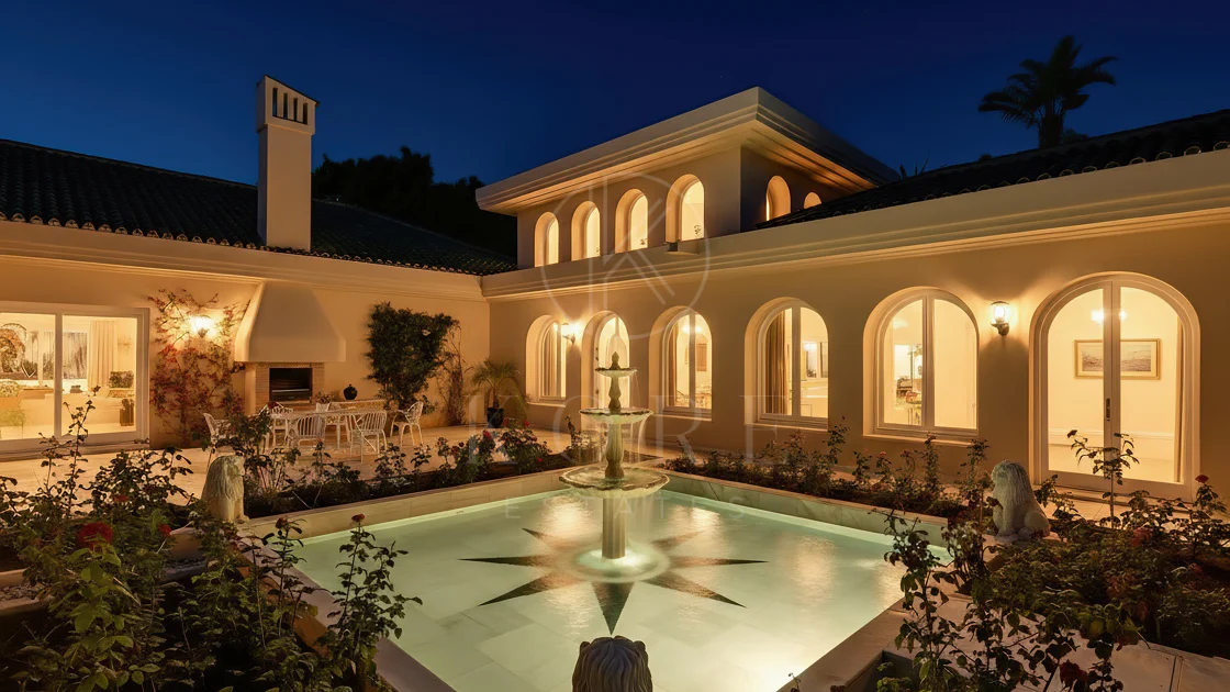 Villa for sale in Rio Real Golf, Marbella East