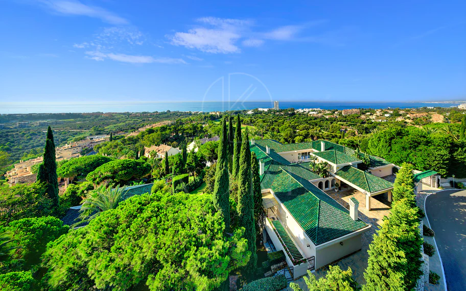 Villa en venta en Rio Real Golf, Marbella Este