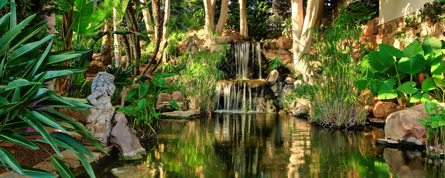 Villa for sale in Rio Real Golf, Marbella East