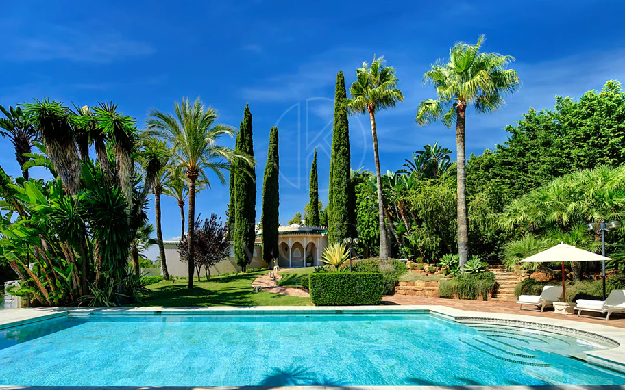 Villa en venta en Rio Real Golf, Marbella Este