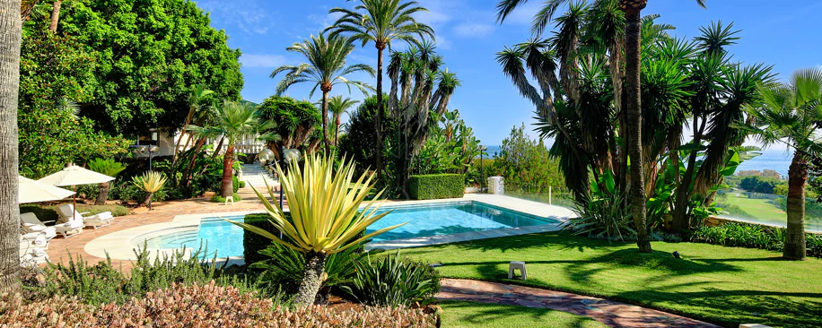 Villa for sale in Rio Real Golf, Marbella East