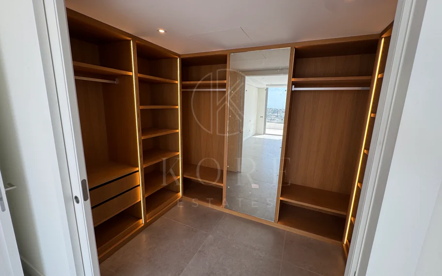 Villa en venta en Los Arqueros, Benahavis