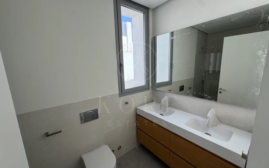Villa en venta en Los Arqueros, Benahavis