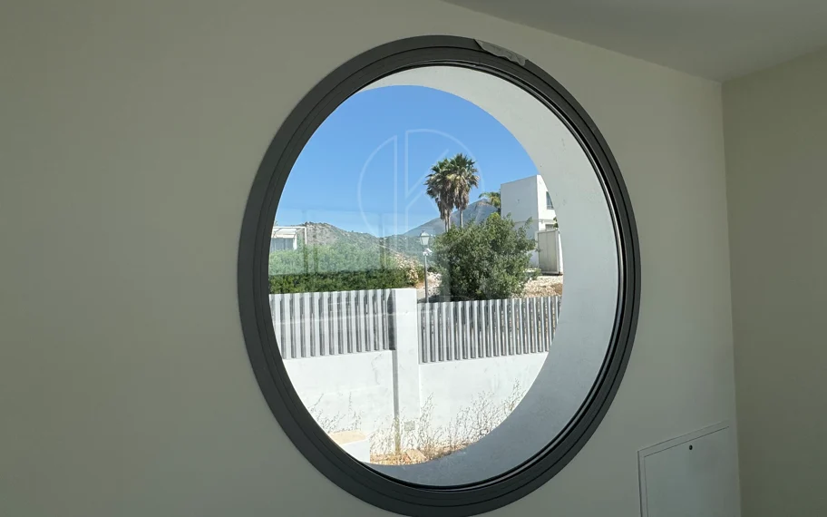 Villa en venta en Los Arqueros, Benahavis