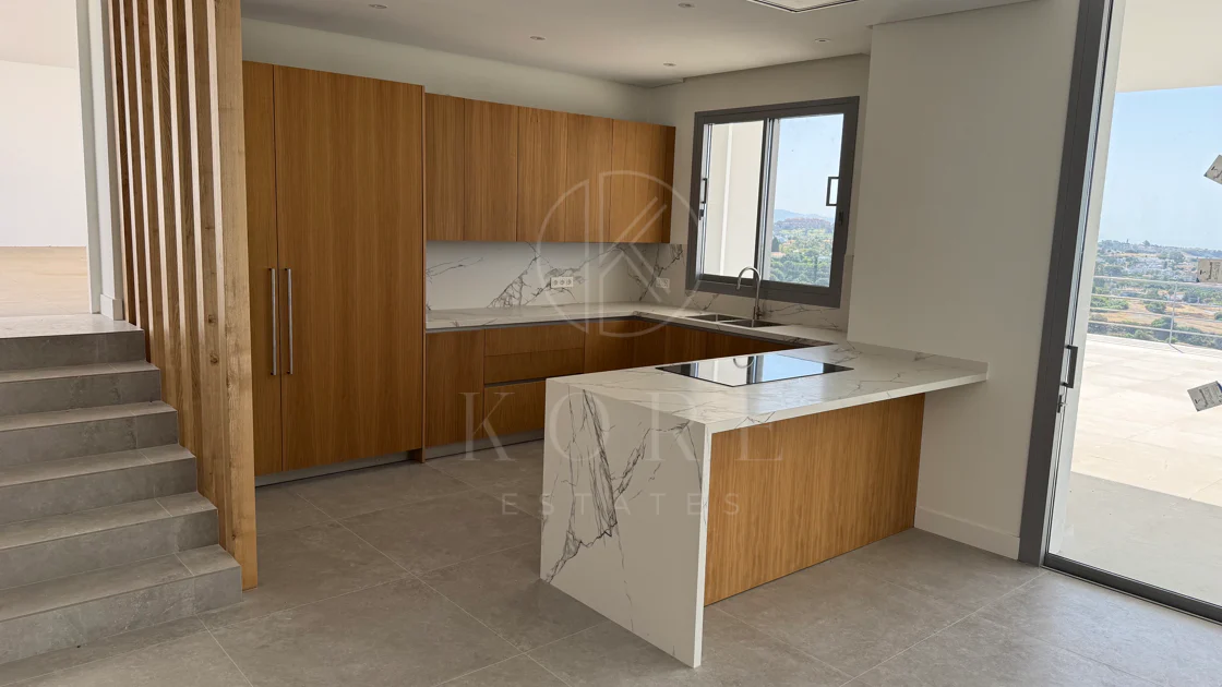 Villa en venta en Los Arqueros, Benahavis