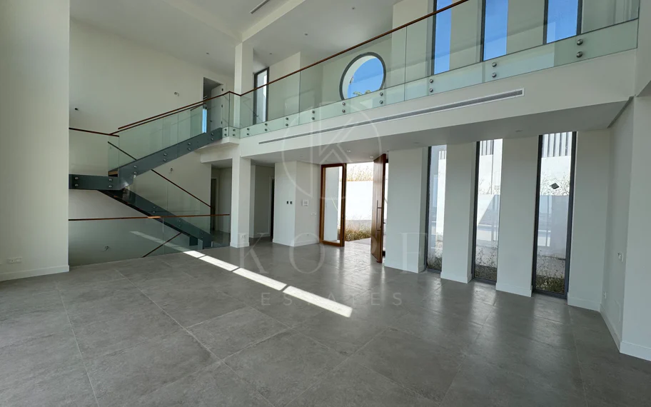 Villa en venta en Los Arqueros, Benahavis