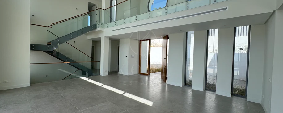 Villa en venta en Los Arqueros, Benahavis