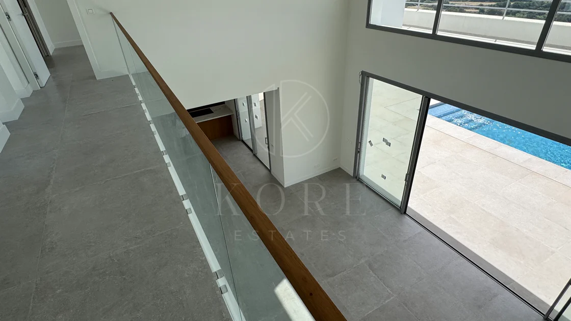 Villa en venta en Los Arqueros, Benahavis