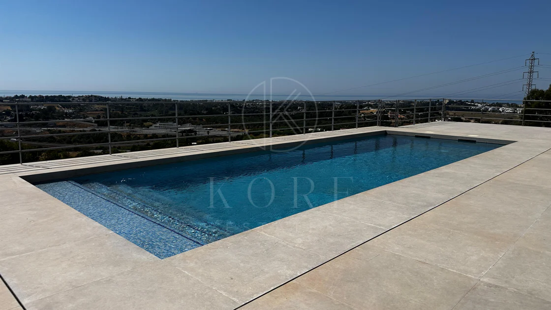 Villa en venta en Los Arqueros, Benahavis